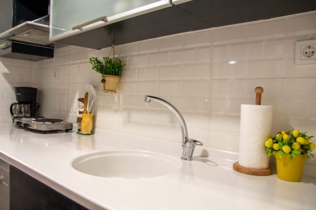 Delightful Flat With Location And Balcony In Karsiyaka Appartement