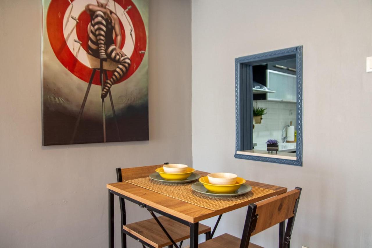 Appartement Delightful Flat With Location And Balcony In Karsiyaka İzmir