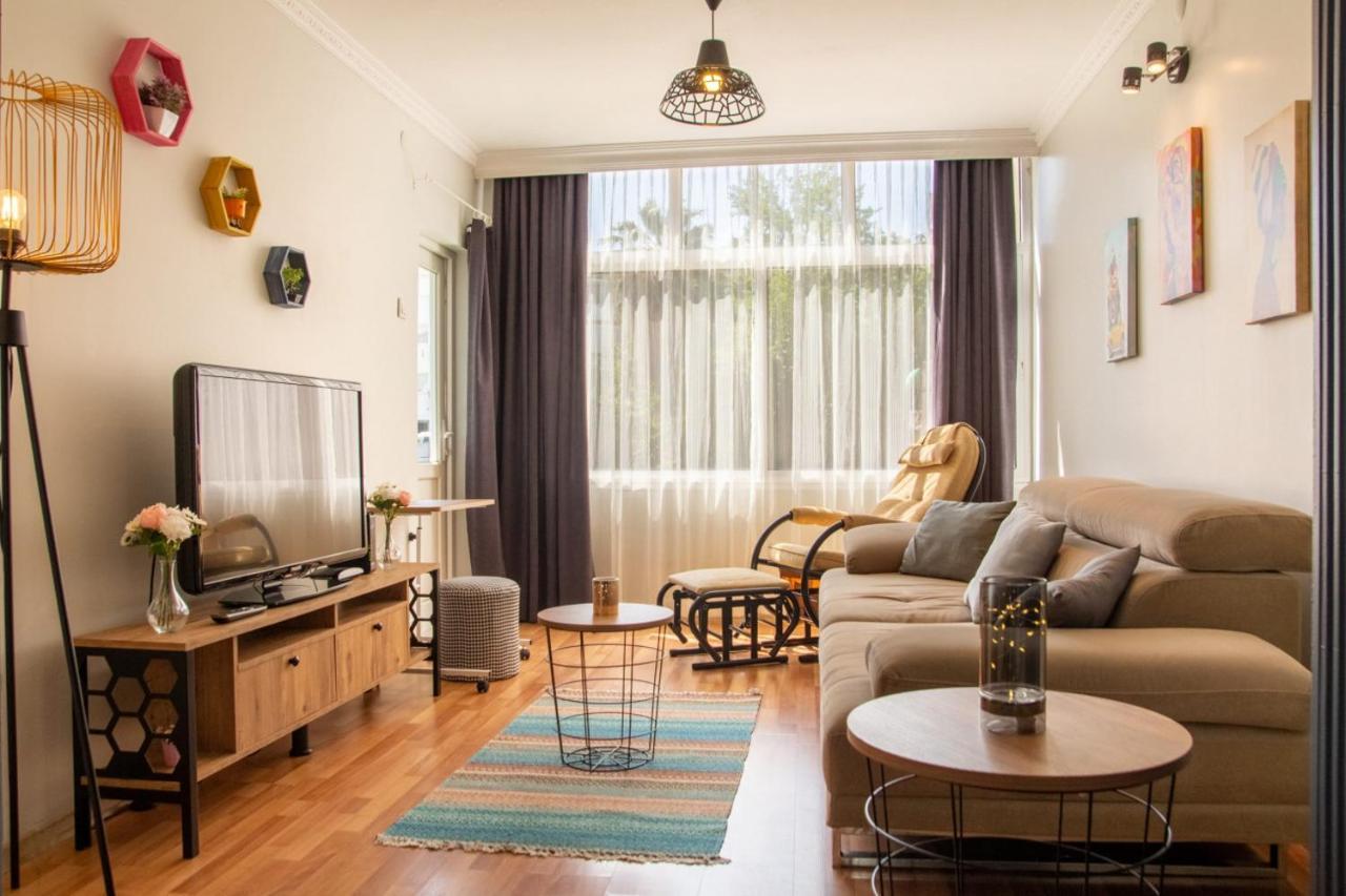 Delightful Flat With Location And Balcony In Karsiyaka Appartement